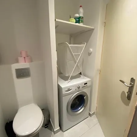 - 2p Climatise Avec Piscine Et A 8mn Des Plages *