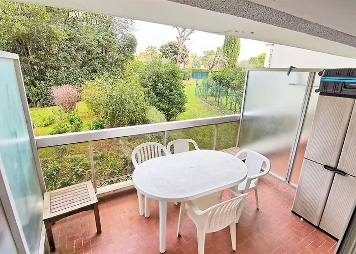 - 2p Climatise Avec Piscine Et A 8mn Des Plages *