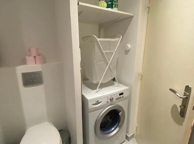 - 2p Climatise Avec Piscine Et A 8mn Des Plages *